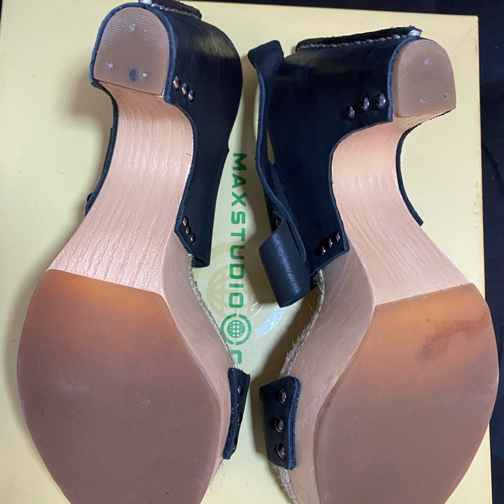 Max Studio Wiles black wedges heels